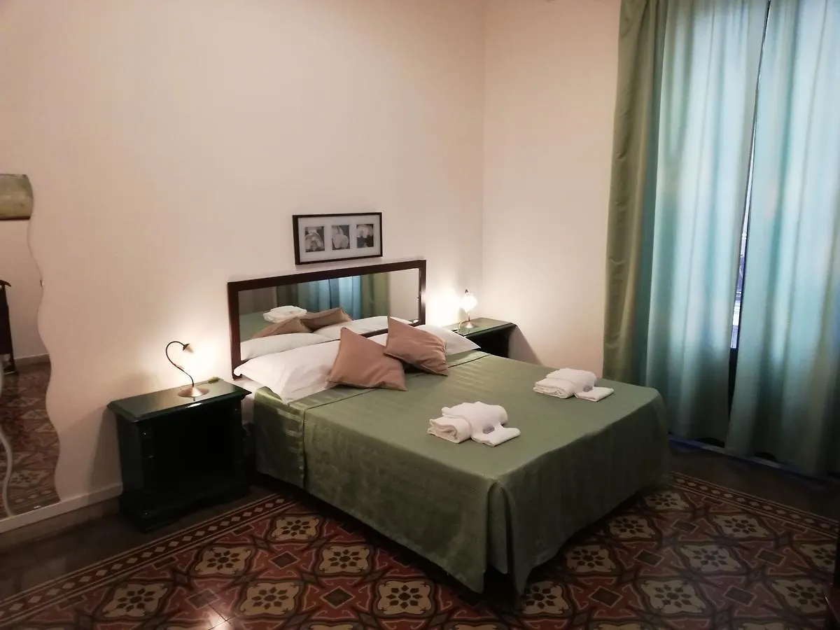 كاتانيا Aloi Rooms 2*,