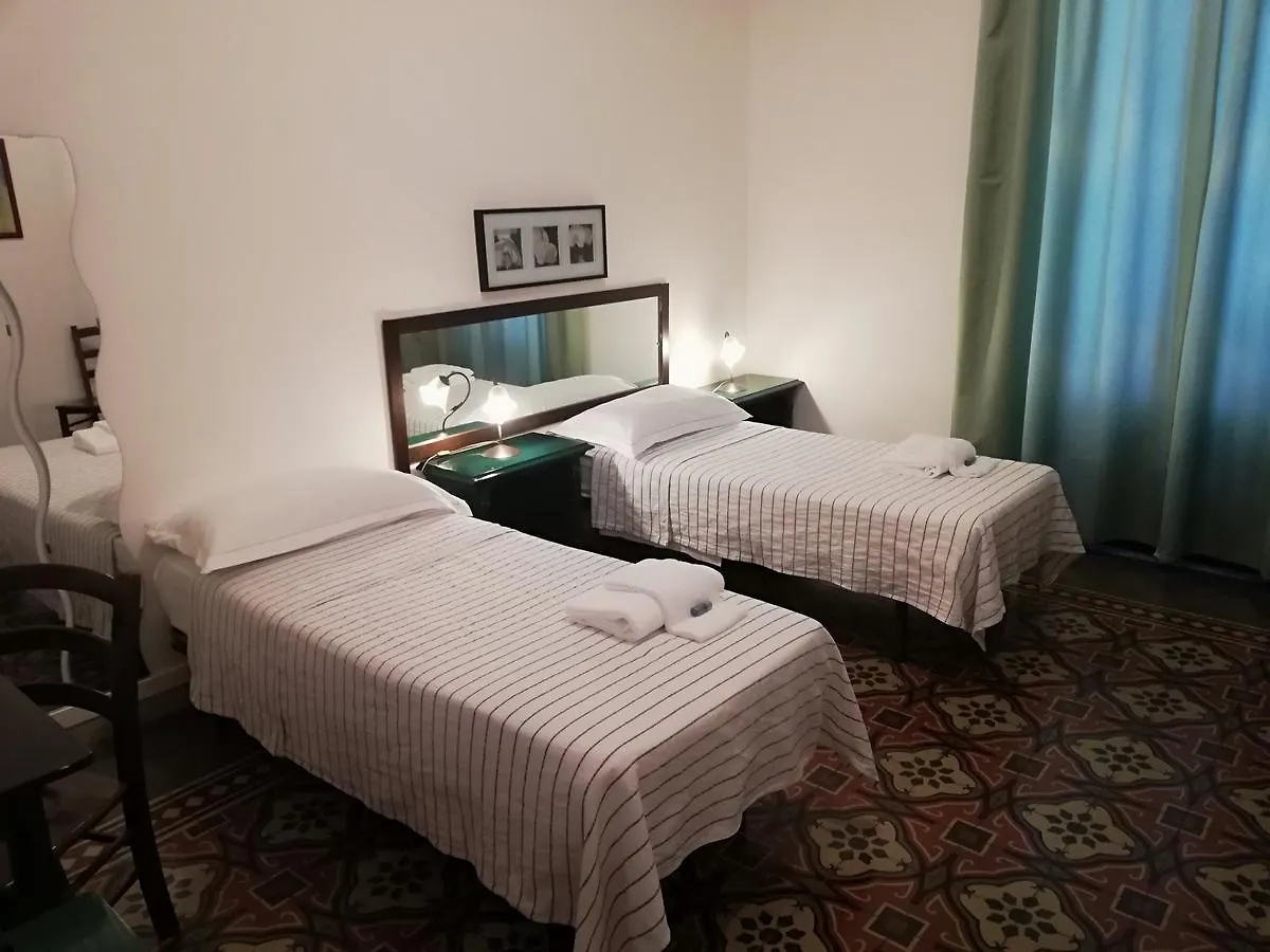** فندق مبيت وإفطار كاتانيا Aloi Rooms إيطاليا
